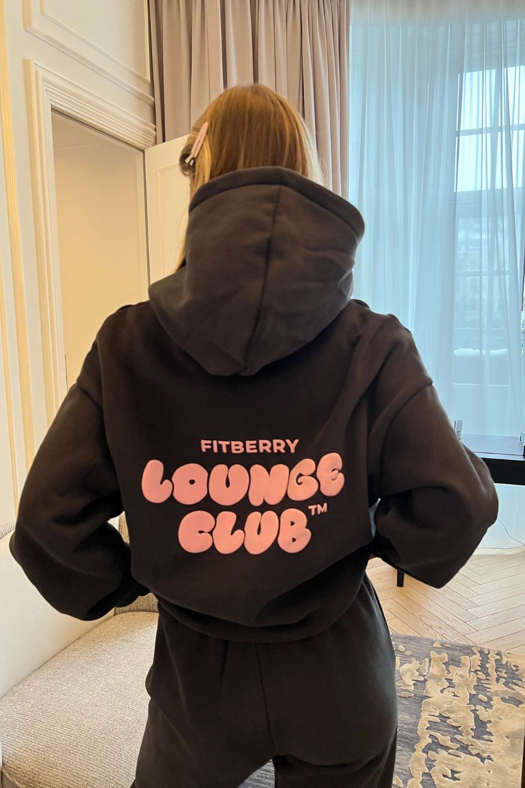 LOUNGE CLUB OVERSIZED HOODIE