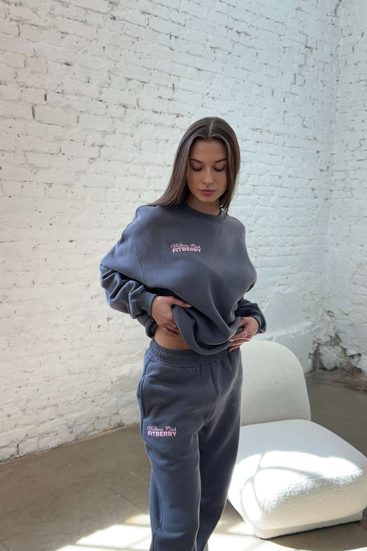 WELLNESS CLUB OVERSIZED CREWNECK