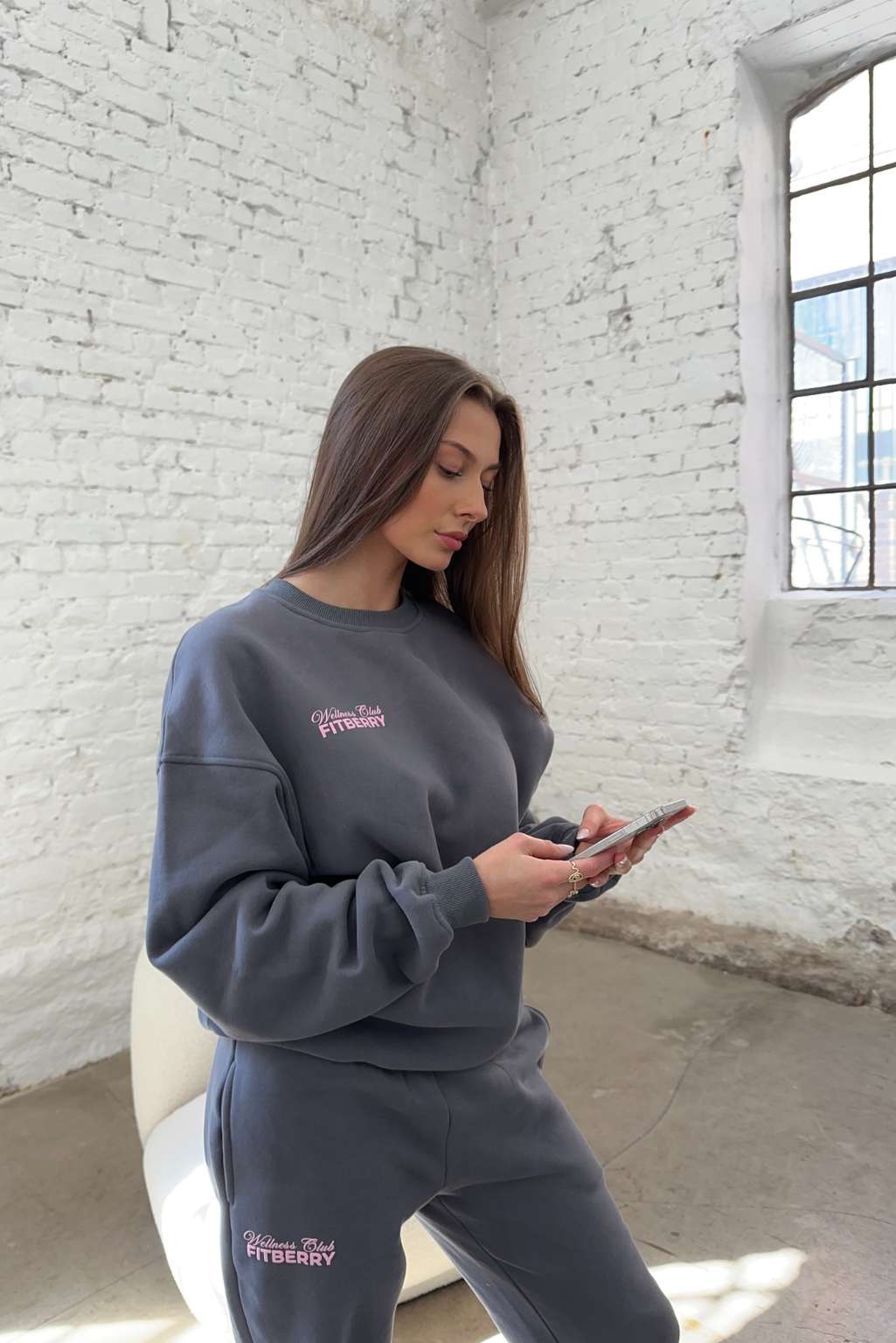 WELLNESS CLUB OVERSIZED CREWNECK