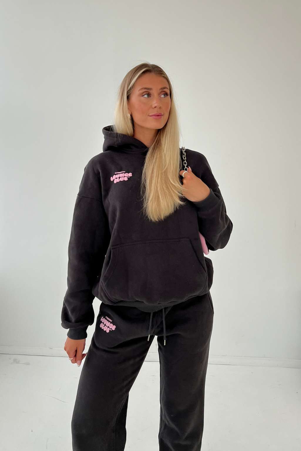 LOUNGE CLUB OVERSIZED HOODIE