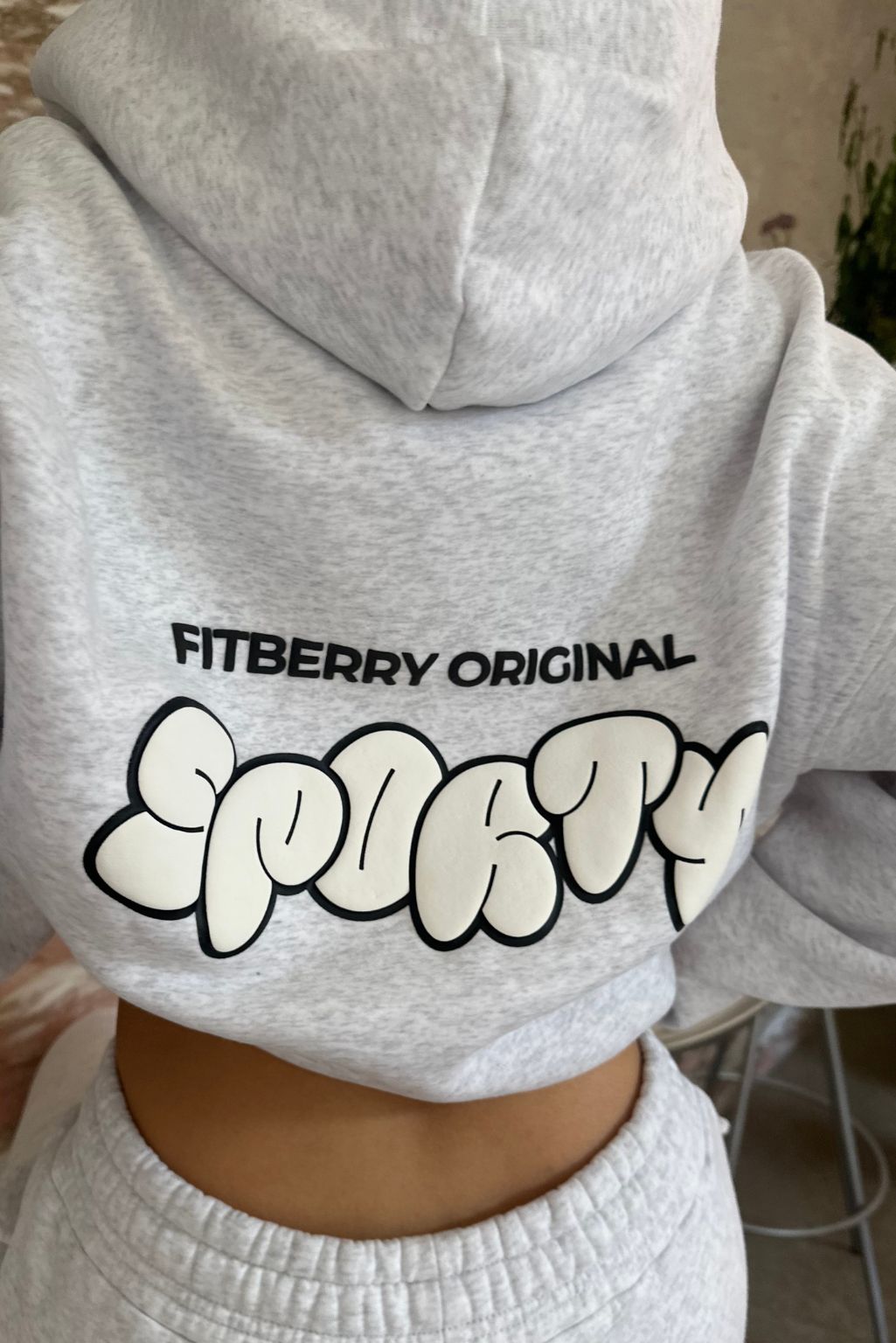 DROP 1ST APRIL - SPORTY OVERSIZED HOODIE