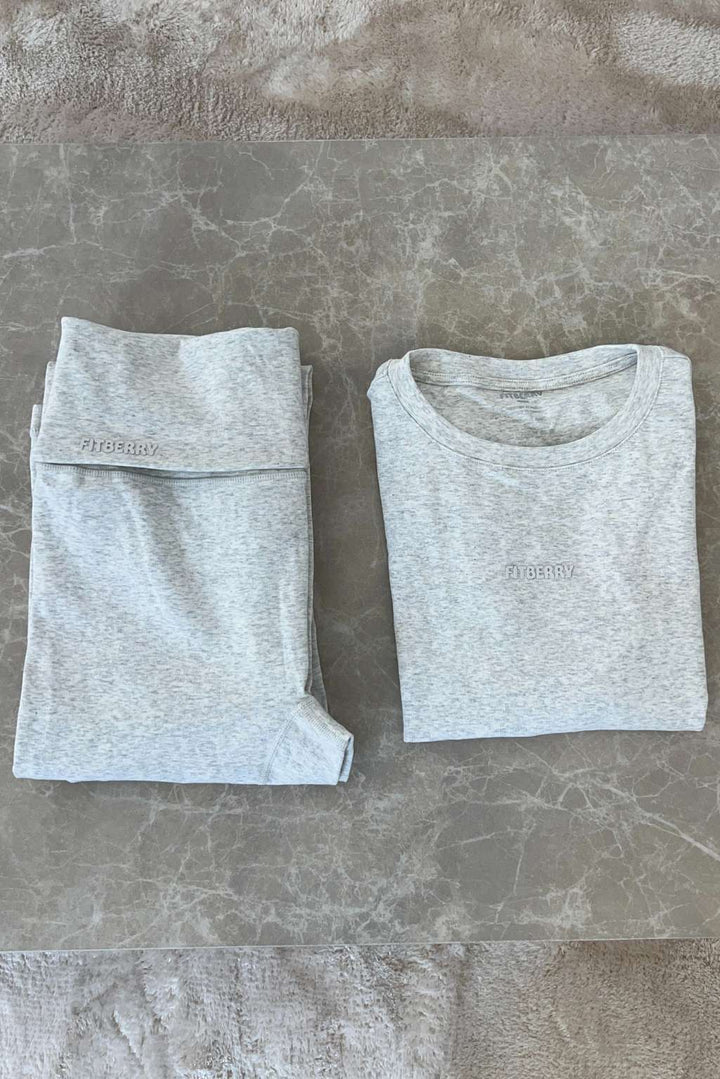EVERYDAY TEE