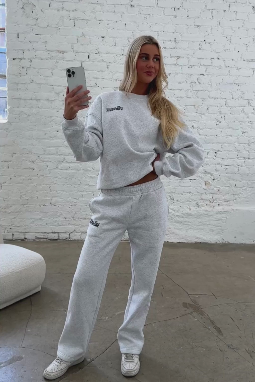 WELLNESS CLUB OVERSIZED CREWNECK
